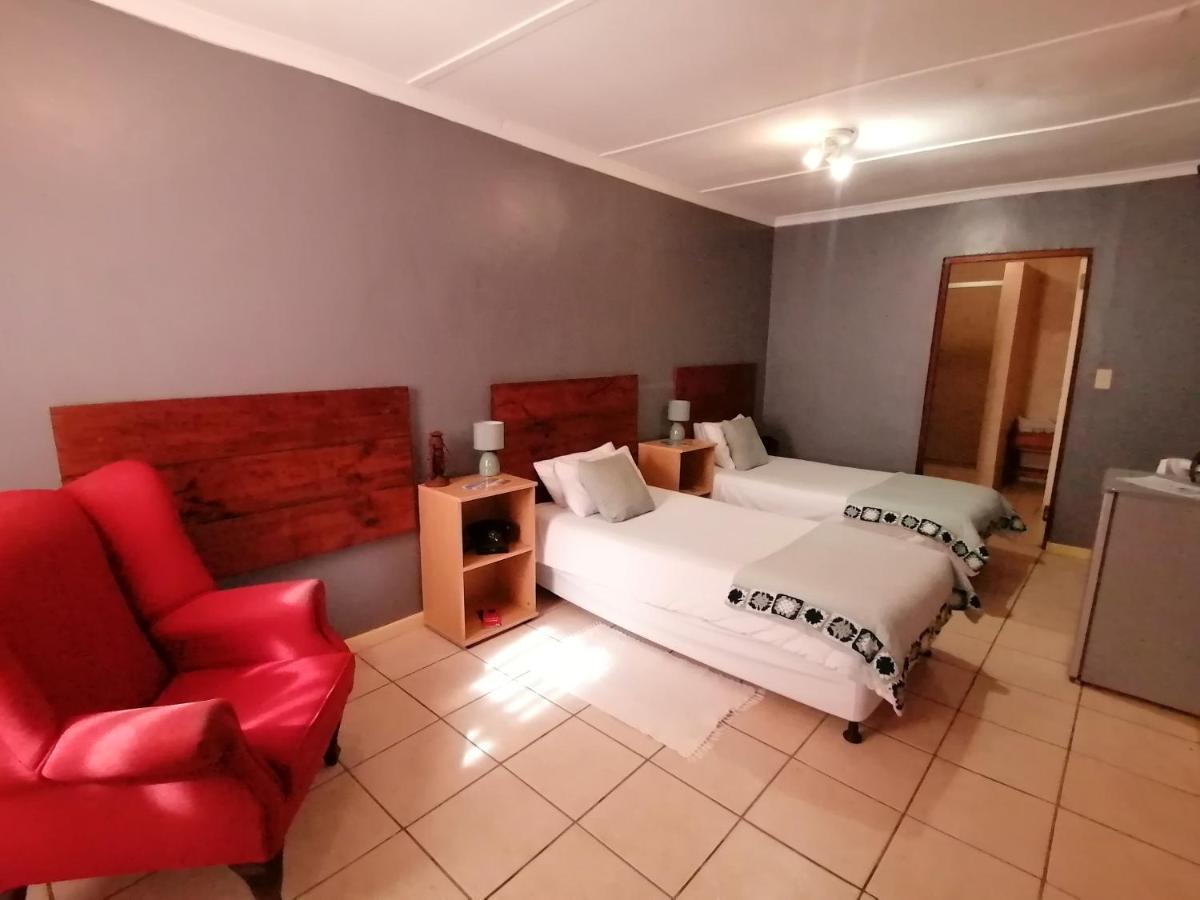 Obelix Guesthouse Luderitz Bagian luar foto