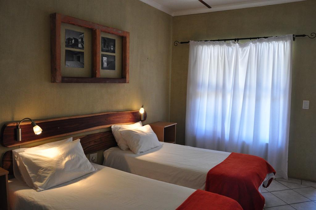 Obelix Guesthouse Luderitz Bagian luar foto
