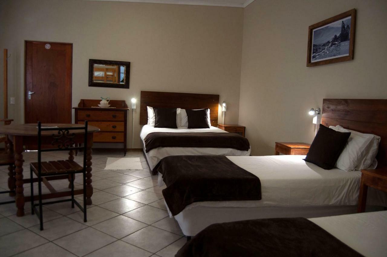 Obelix Guesthouse Luderitz Bagian luar foto