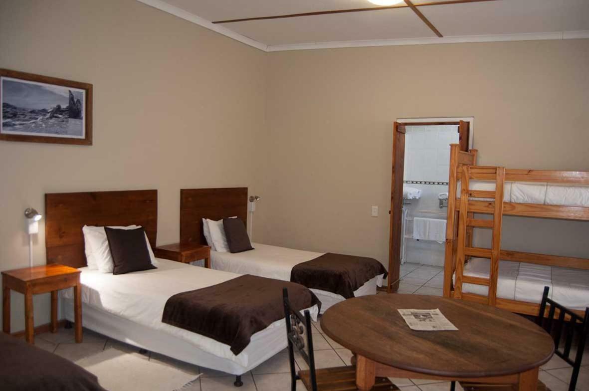 Obelix Guesthouse Luderitz Bagian luar foto