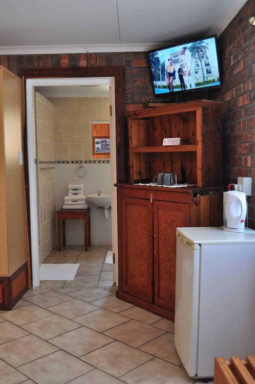 Obelix Guesthouse Luderitz Bagian luar foto