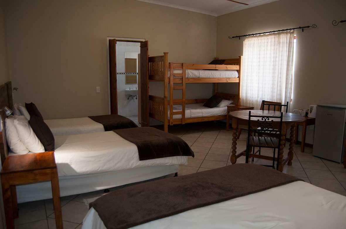 Obelix Guesthouse Luderitz Bagian luar foto
