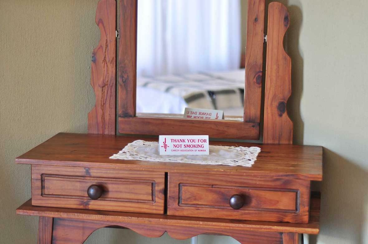 Obelix Guesthouse Luderitz Bagian luar foto